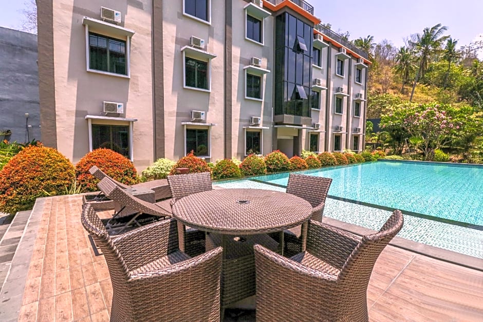 Grand Senggigi Hotel