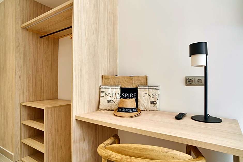 Invisa Hotel Club Cala Blanca