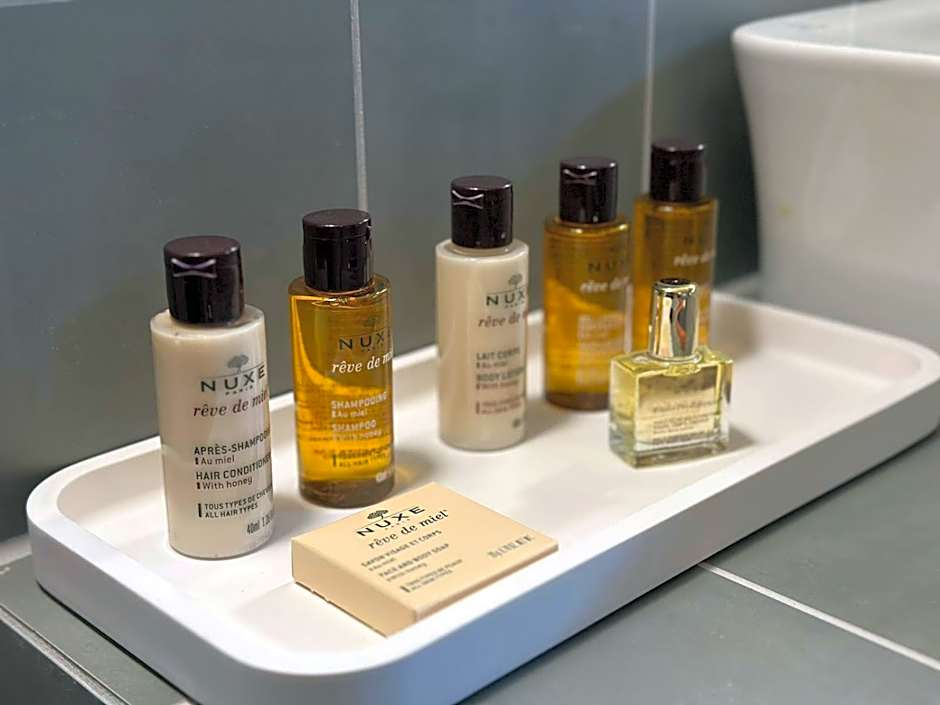 Cabanes avec jacuzzi les pieds dans la vignes