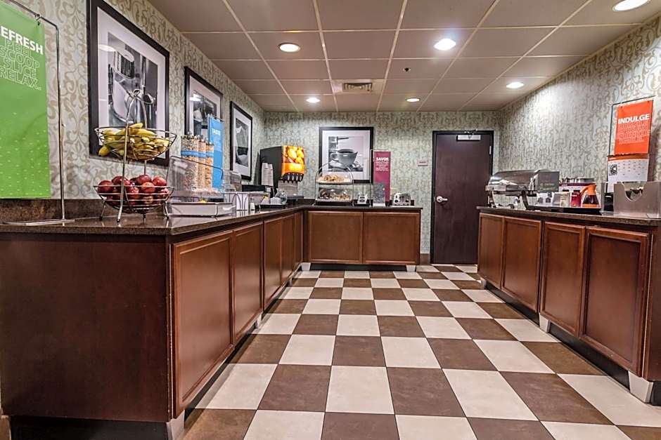 Hampton Inn By Hilton Winchester-University/Mall Area