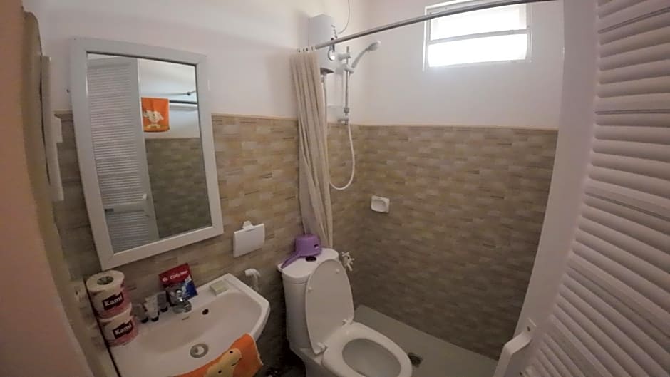 Queenslander Hotel and Restaurant