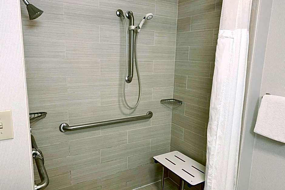 Courtyard by Marriott Cleveland Westlake