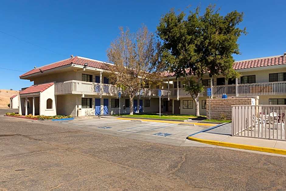 Motel 6-Barstow, CA