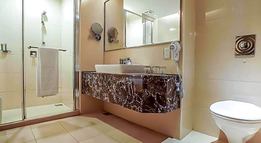 Justwin Grand Hotel