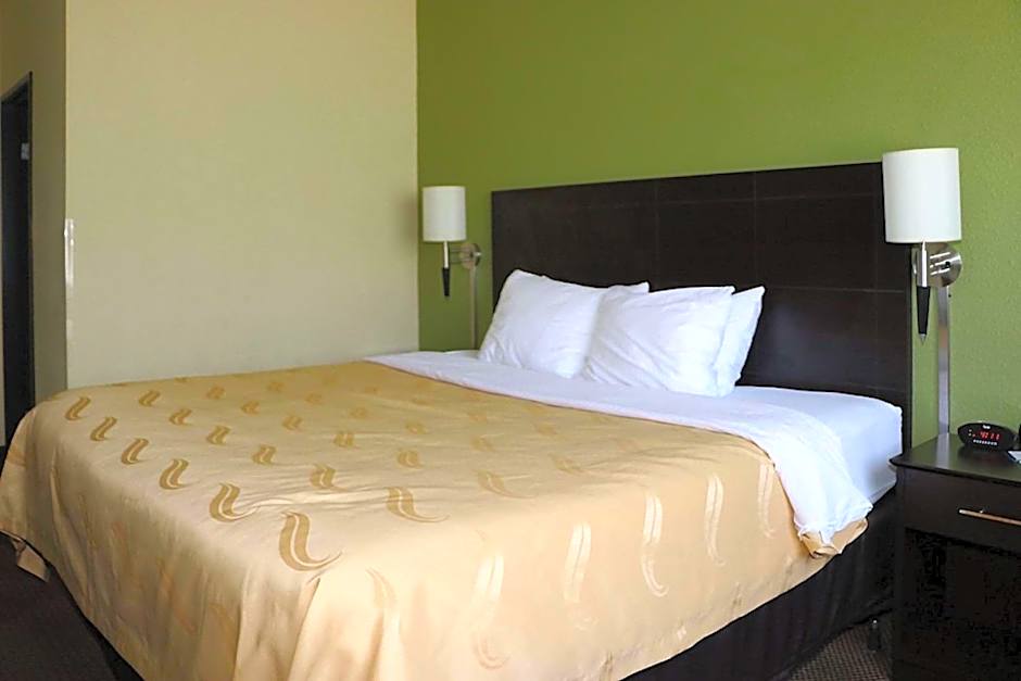 Quality Inn Evansville Eastland Area