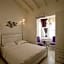 Alaroof Hotel