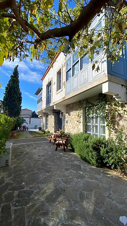 Mina Otel by Adda Alaçatı