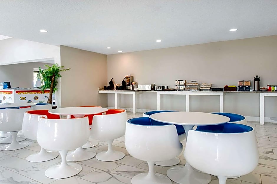 Clarion Inn & Suites Kissimmee-Lake Buena Vista South