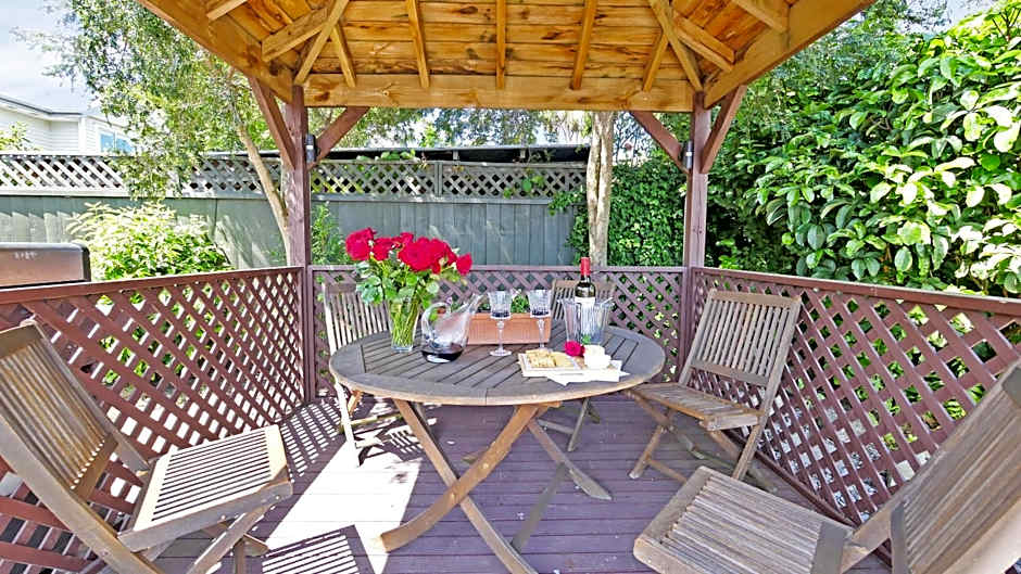 Arthur's Court Motor Lodge