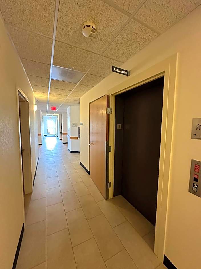 Peppermill Empress Inn