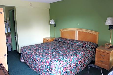 King Room - Non-Smoking