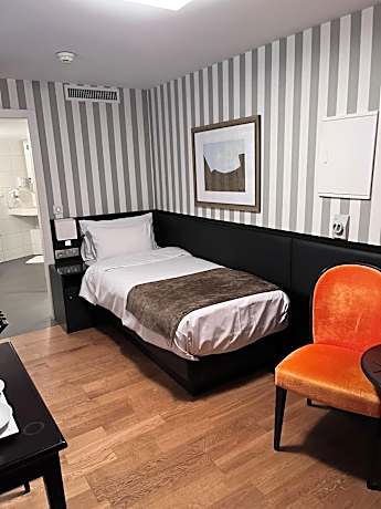 Single Room - Disability Access
