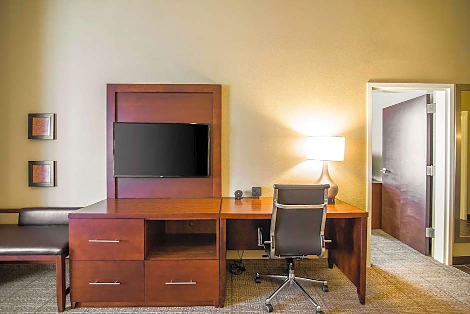 Comfort Suites Dodge City