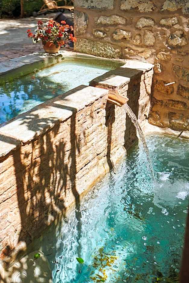 Bratsera Boutique Hotel