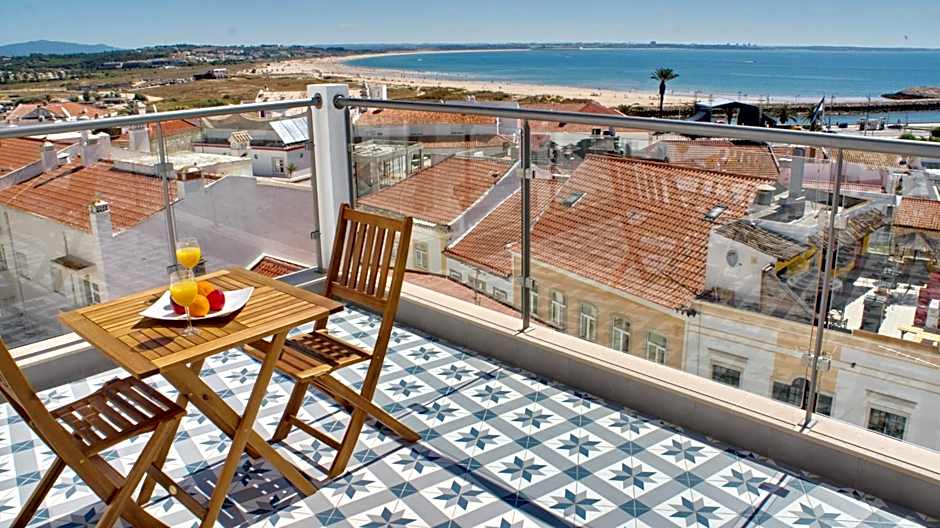 Topcity Hostel & Suites