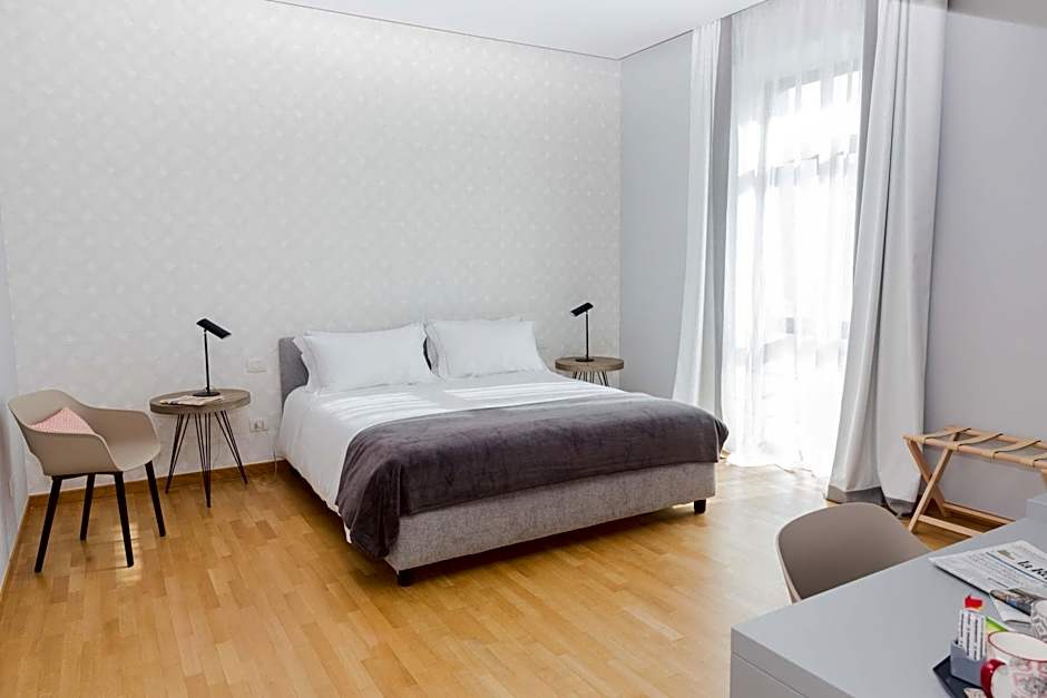 200 ROOMS & TERRACE