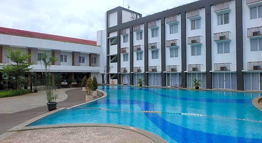Front One Akshaya Hotel Karawang