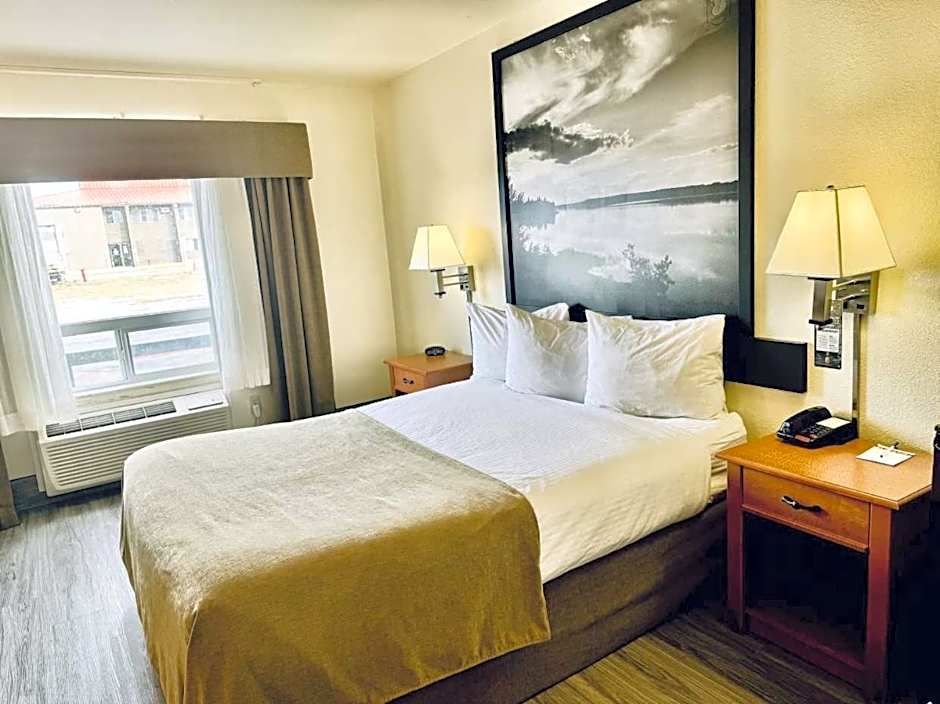 Super 8 by Wyndham Slave Lake AB