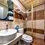 Jiangxia Business Hotel (Guangzhou Technician College Huangshi East Road)