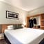 ibis Melbourne Hotel and Apartments