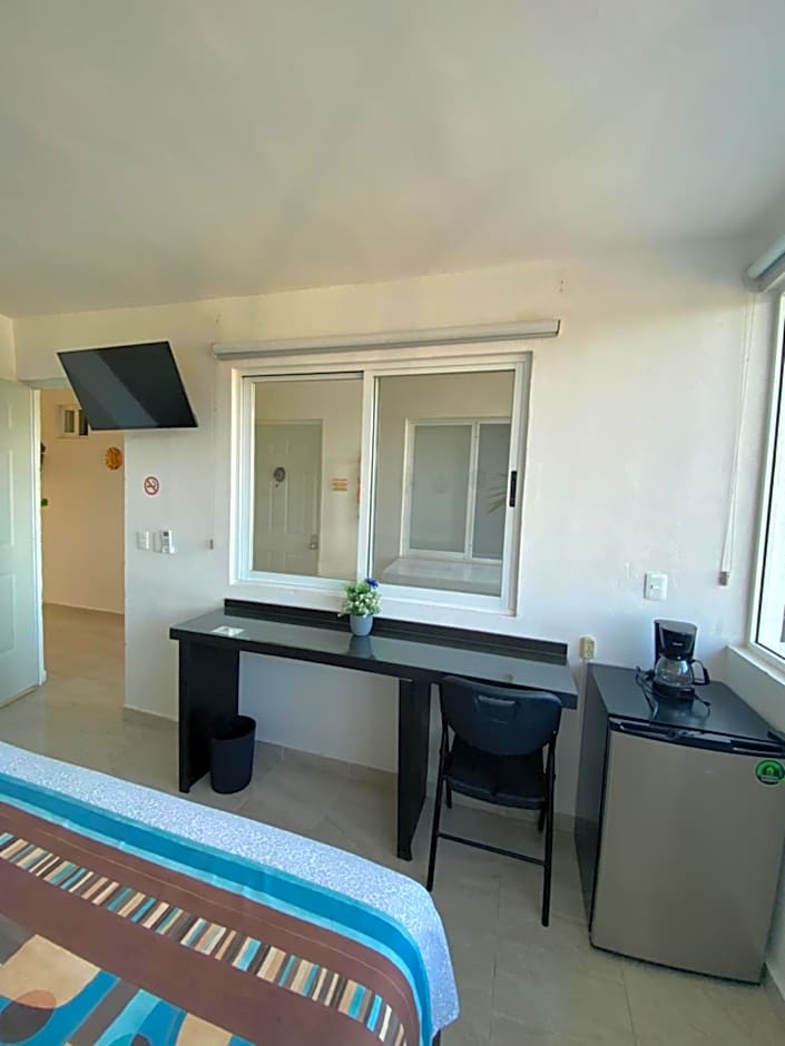 Puerto Morelos Hotel Las Palmas - Near the beach