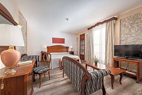 Deluxe Double or Twin Room with Free SPA Access