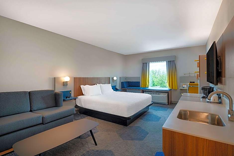 Microtel Inn & Suites by Wyndham Winchester