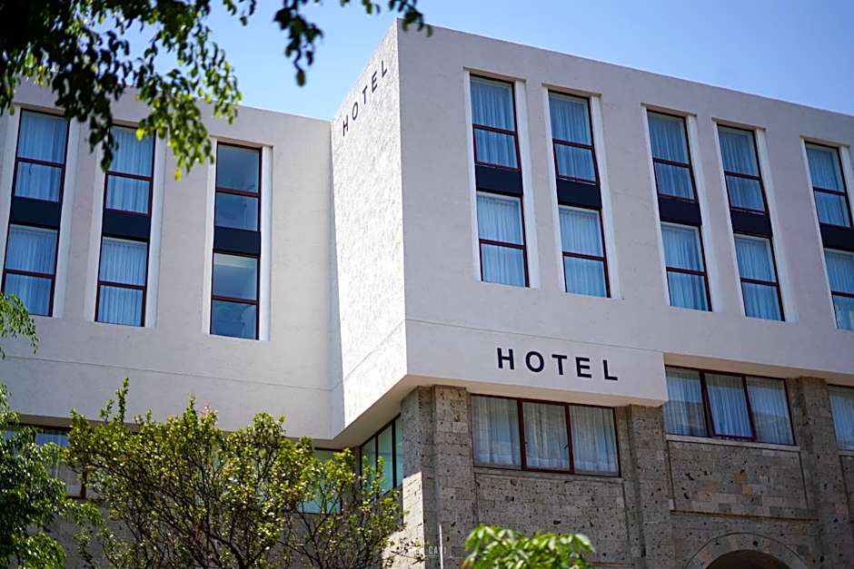 Six Hotel Guadalajara Degollado