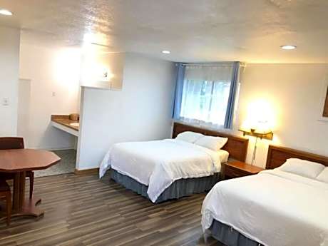 Two Double Beds - Non-Smoking