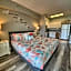 Deluxe Beachfront Studio, Shores of Panama New and Renovated