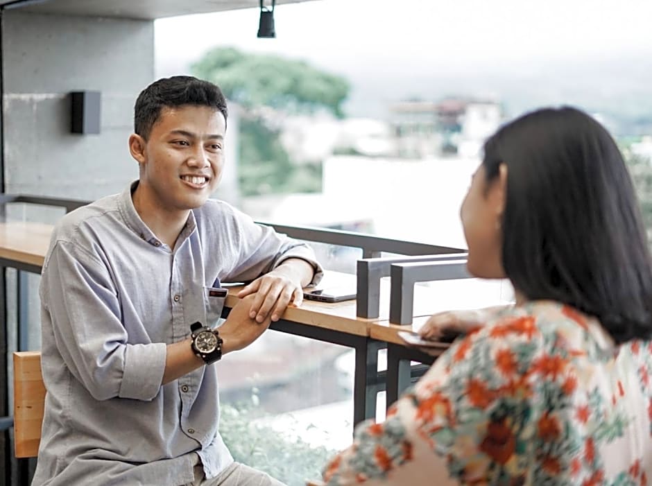 Front One Harvest Hotel Wonosobo