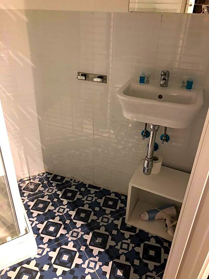 Hostal Ciempozuelos, cerca del Parque Warner y Madrid