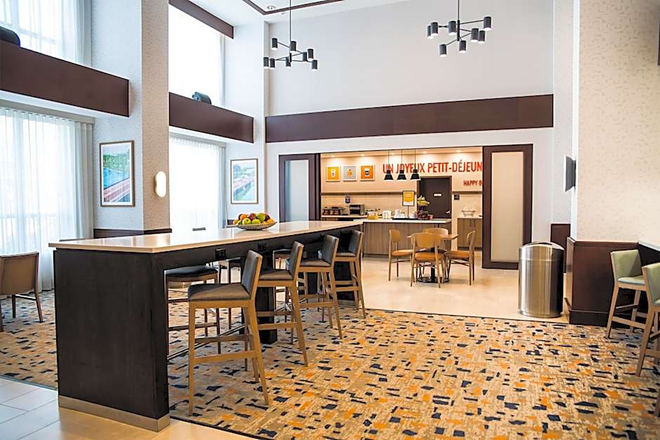 Hampton Inn & Suites by Hilton Laval