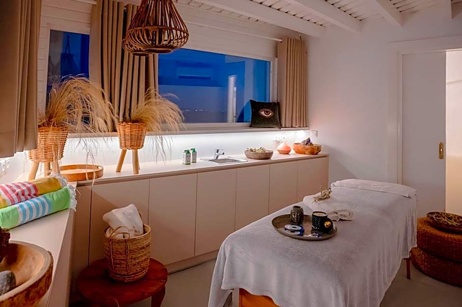 Apeiron Blue Santorini by Apeiron Hotels
