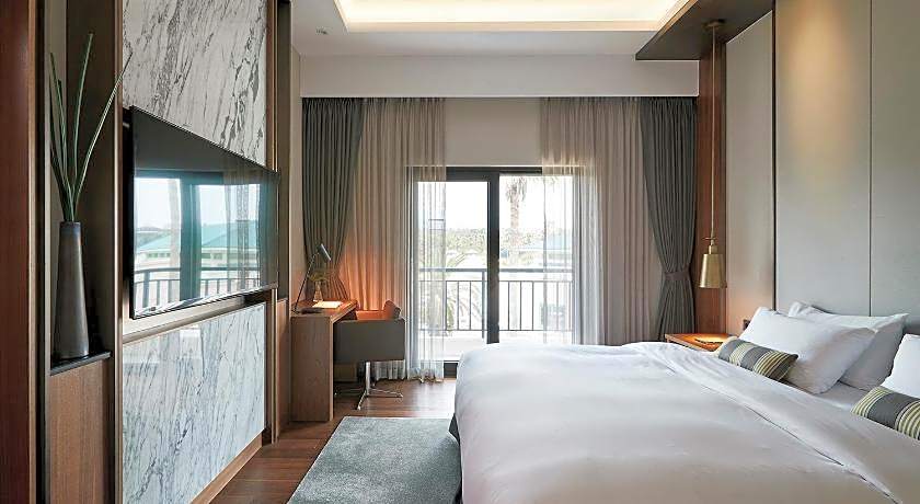 The Suites Hotel Jeju
