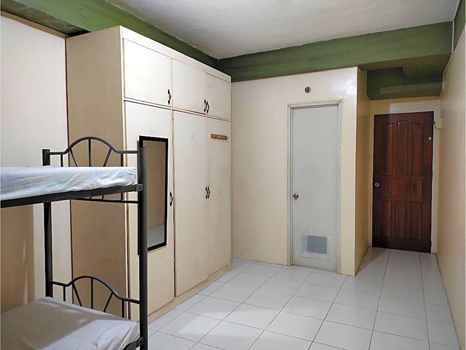 OYO 800 DDD Habitat Dormtel Bacolod 