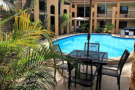 Oasis Inn Apartments