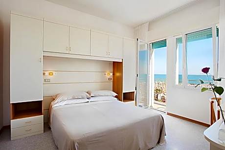 Standard Double or Twin Room with Sea View