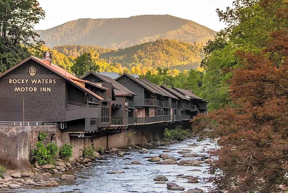 Historic Rocky Waters Inn, A Small Luxury Hotel