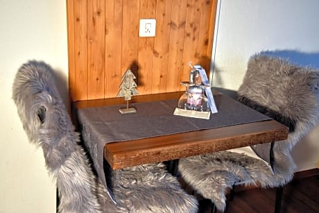 Superior Double Room Enzian with Eiger view and garden access