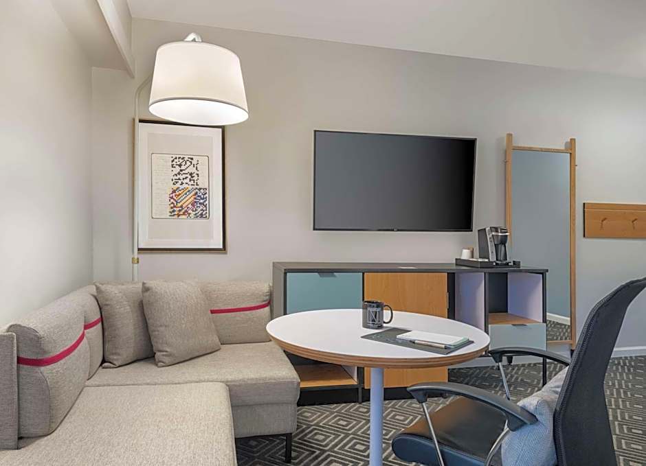 Freepoint Hotel Cambridge, Tapestry Collection by Hilton