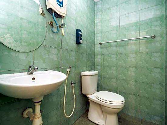 OYO 301 River Inn Hotel