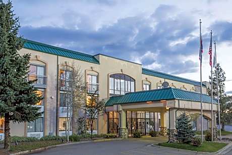 Days Inn by Wyndham Evanston WY