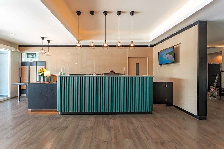 Golden Jade Suvarnabhumi Hotel