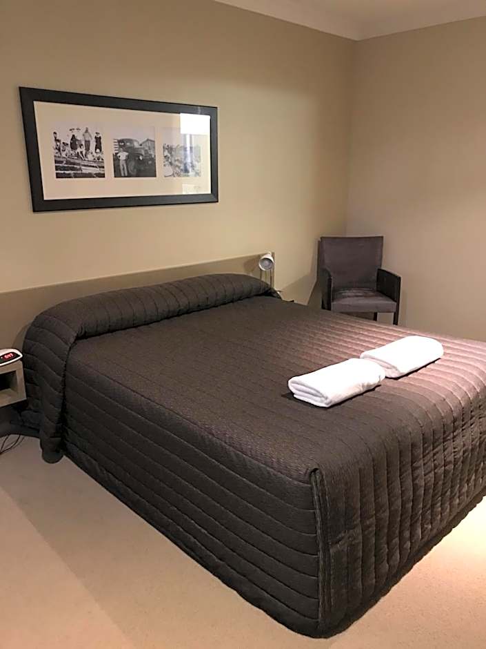 The Kidman Wayside Inn