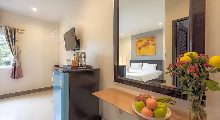 Baan Yuyen Karon Guesthouse