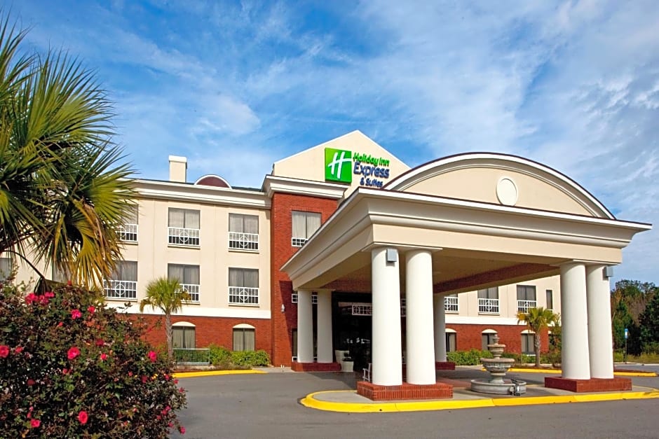 Holiday Inn Express & Suites Quincy I-10, an IHG Hotel
