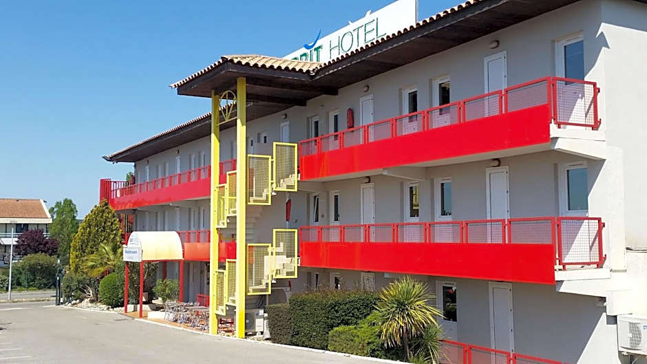 Brit Hotel Essentiel Sète / Balaruc