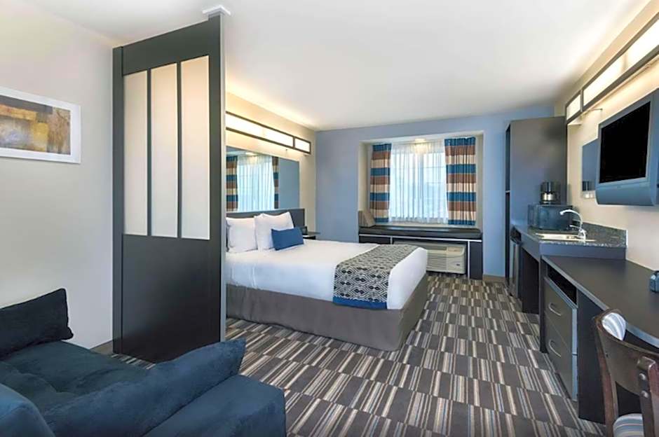 Microtel Inn & Suites by Wyndham Baton Rouge Airport