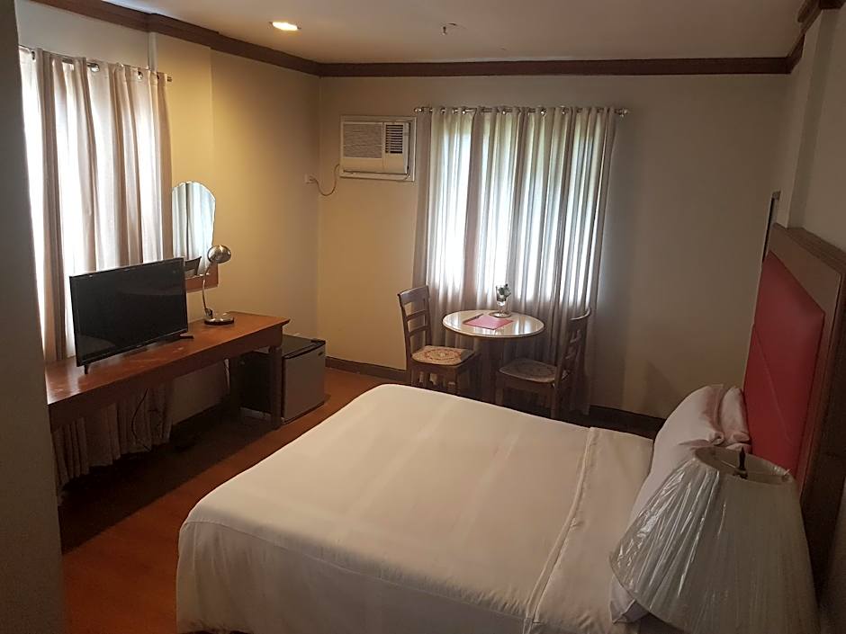 Chocolate and Berries Hotel